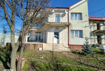 Casă cu 4 camere cu Teren 1707 Mp în Cârcea - 2