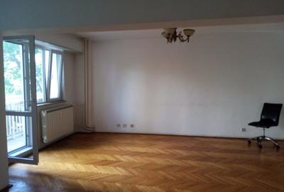 Apartament cu 3 camere decomandat în Tineretului - 3