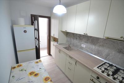 Apartament cu 3 camere decomandat în Florilor - 2