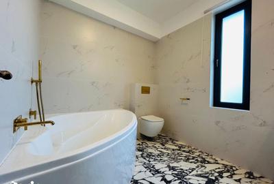 Casă cu 6 camere cu Teren 360 Mp în Central - 9