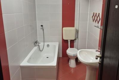 Apartament cu 2 camere semidecomandat în Militari
