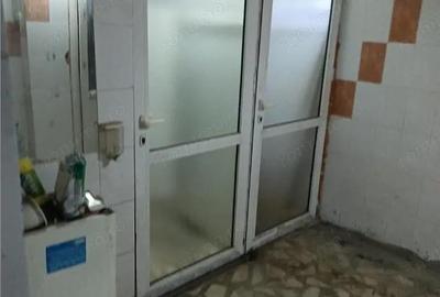 Spațiu comercial, de 475 mp, în Republicii - 9