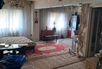 Apartament cu 4 camere decomandat în Coman - 4