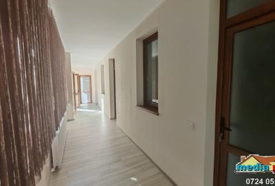 Casă cu curte de închiriat pe termen lung – Piața Centrală, - 9