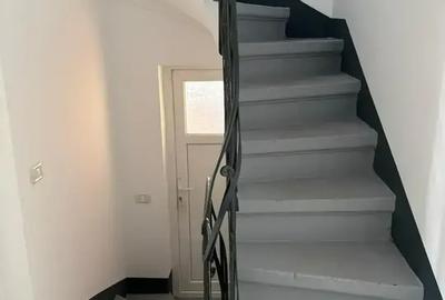 Casă cu 6 camere cu Canalizare în Moșilor - 13