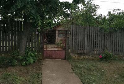 Casă cu 4 camere cu Teren 1000 Mp în Zorești - 1