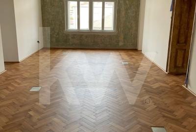 Casă individuală cu 10 camere cu Canalizare în Central - 8