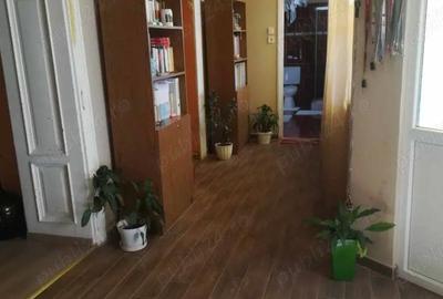 Casă cu 4 camere în Central - 3
