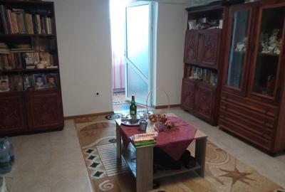 Casă cu 3 camere cu Teren 450 Mp în Central