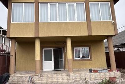 Casă cu 3 camere cu Teren 150 Mp în Central - 1