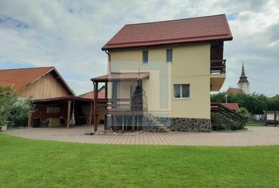 Casă individuală cu 8 camere cu Canalizare în Sânpetru - 7