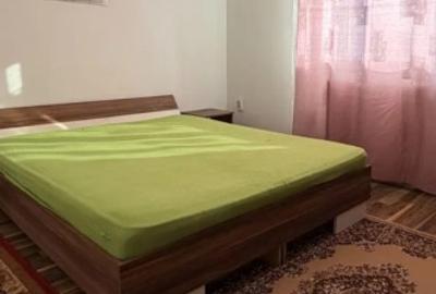 Apartament cu 2 camere decomandat în Tractorul - 1