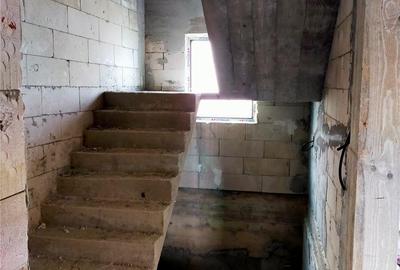 Casă cu 6 camere cu Teren 300 Mp în Lumina - 2