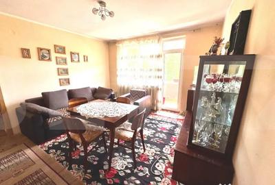 Apartament cu 4 camere semidecomandat, mobilat în Central - 1