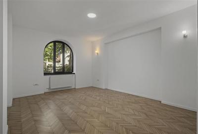 Casă individuală cu 9 camere cu Teren 200 Mp în Central - 6