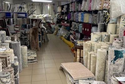 Spațiu comercial, de 1,300 mp, în Central - 18