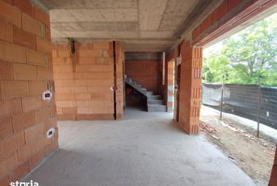 Casă cu 4 camere cu Teren 320 Mp în Ipotești - 10