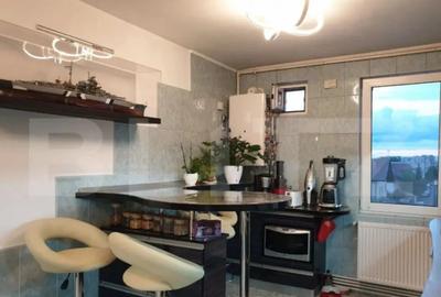 Apartament cu 4 camere decomandat în Tractorul - 3