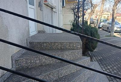 Oportunitate investitie !Spatiu-apartament ultracentral ,stradal , 4 camere, multiple activitati - 2
