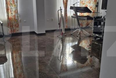 Spațiu comercial, de 300 mp, în Central - 6