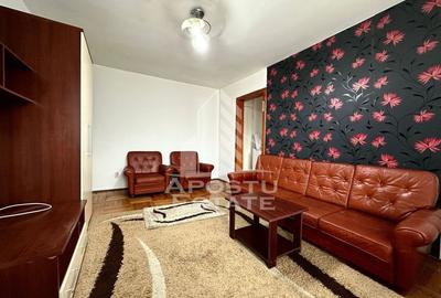 Apartament cu 2 camere semidecomandat, mobilat în Boul Roșu