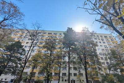 Vanzare apartament 2 camere renovat 2025 Teiul Doamnei - 2