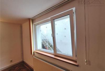 Casă cu 5 camere cu Canalizare în Noua - 8