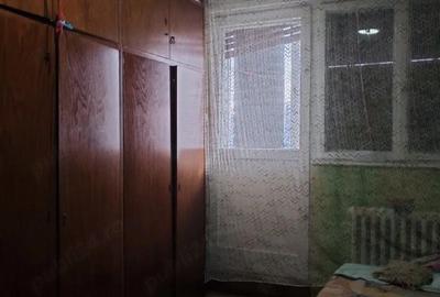 Apartament cu 3 camere decomandat în Nufărul - 8