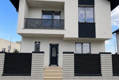 Casă cu 4 camere cu Teren 300 Mp în Central - 2