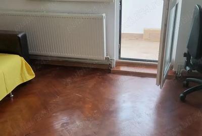 Apartament cu 2 camere decomandat în Girocului