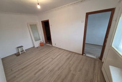 GARSONIERA DALLAS PRET -WAU----- 21000E - 2