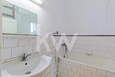 Vanzare casa cu 3 camere, singur in curte - Piata de Miercuri - 12