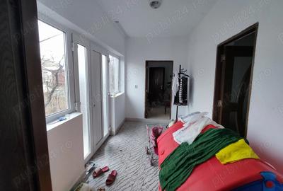 Casă cu 3 camere cu Teren 1000 Mp în Hârșova - 2