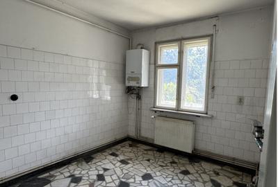 Casă cu 5 camere cu Canalizare în Aurel Vlaicu - 14