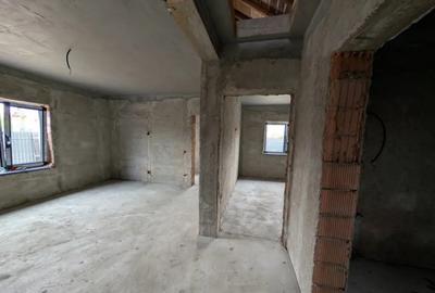 Casă cu 3 camere cu Teren 300 Mp în Central - 3