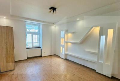 Apartament de vanzare, cu 3 camere, zona ultracentrala - 4