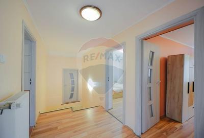 Casă individuală cu 6 camere cu Canalizare în Central - 13