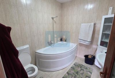 Casă cu 6 camere cu Teren 1361 Mp în Dubova - 12