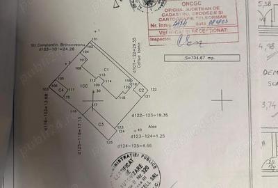 Casă cu Teren 704 Mp în Central - 1