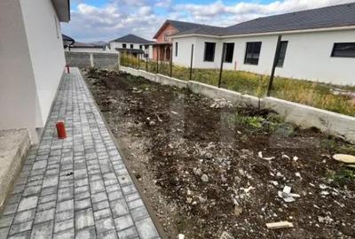 Casă cu 4 camere cu Teren 500 Mp în Unirea