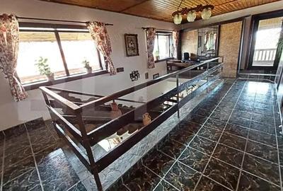 Casă cu Teren 3000 Mp în Central - 12