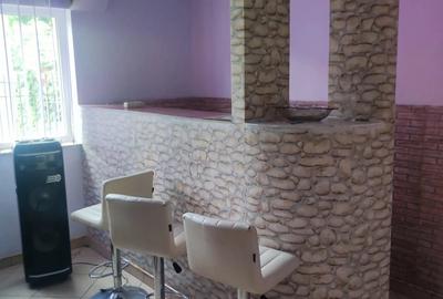 Casă cu 6 camere cu Teren 600 Mp în Central - 1