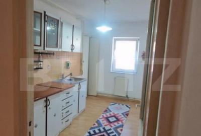 Apartament decomandat , etaj 3 , 2 locuri de parcare, beci , - 12