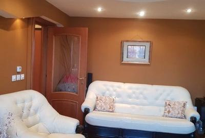 Apartament cu 3 camere decomandat în Republicii
