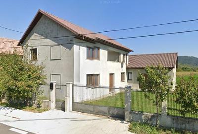 Casă individuală cu 4 camere în Negrilești