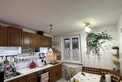 Apartament cu 2 camere decomandat, mobilat în Titan