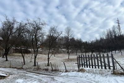 Teren de 3400 mp, în Petros - 1