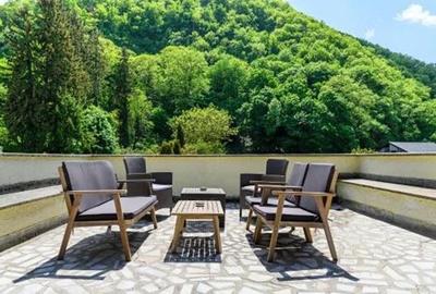 Casă cu Teren 550 Mp în Central - 2