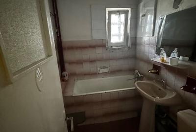 Apartament cu 3 camere semidecomandat în Podu Roș - 3