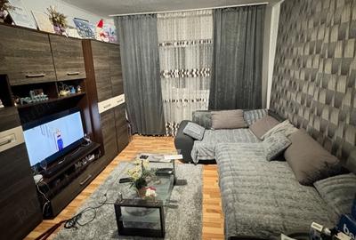Apartament 3 camere decomandat mobilat etaj3 - 1